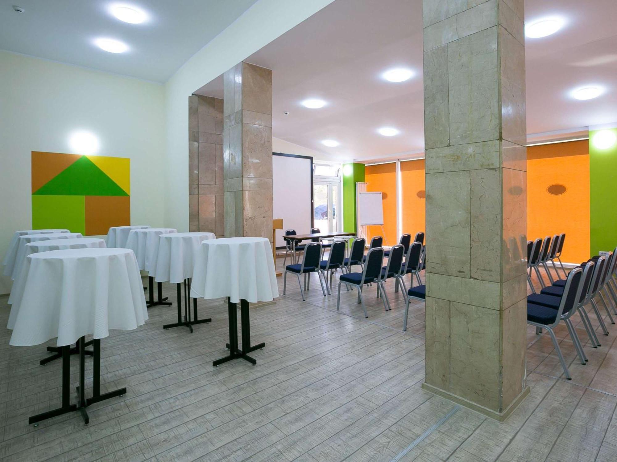 Отель Ibis Styles Dunarea Galati Экстерьер фото