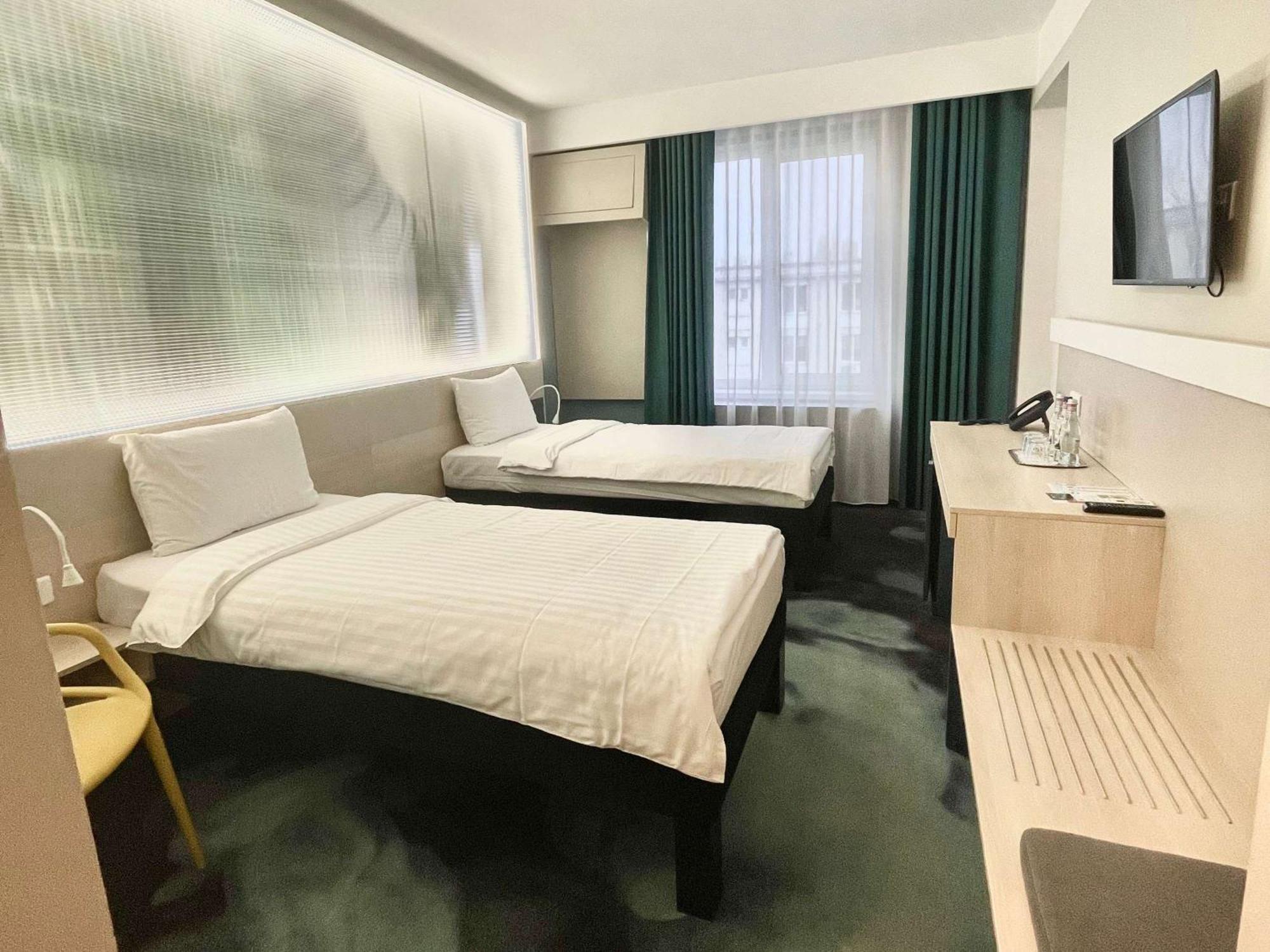 Отель Ibis Styles Dunarea Galati Экстерьер фото